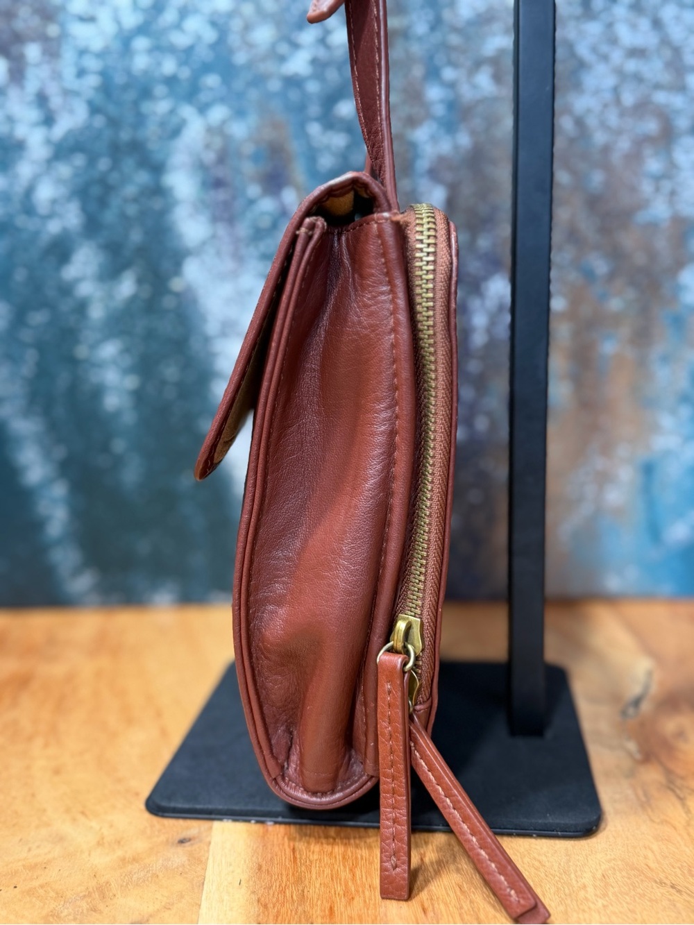 American Leather Co. Minimalist Kansas Leather Crossbody Bag Brandy Brown - Picture 11 of 13